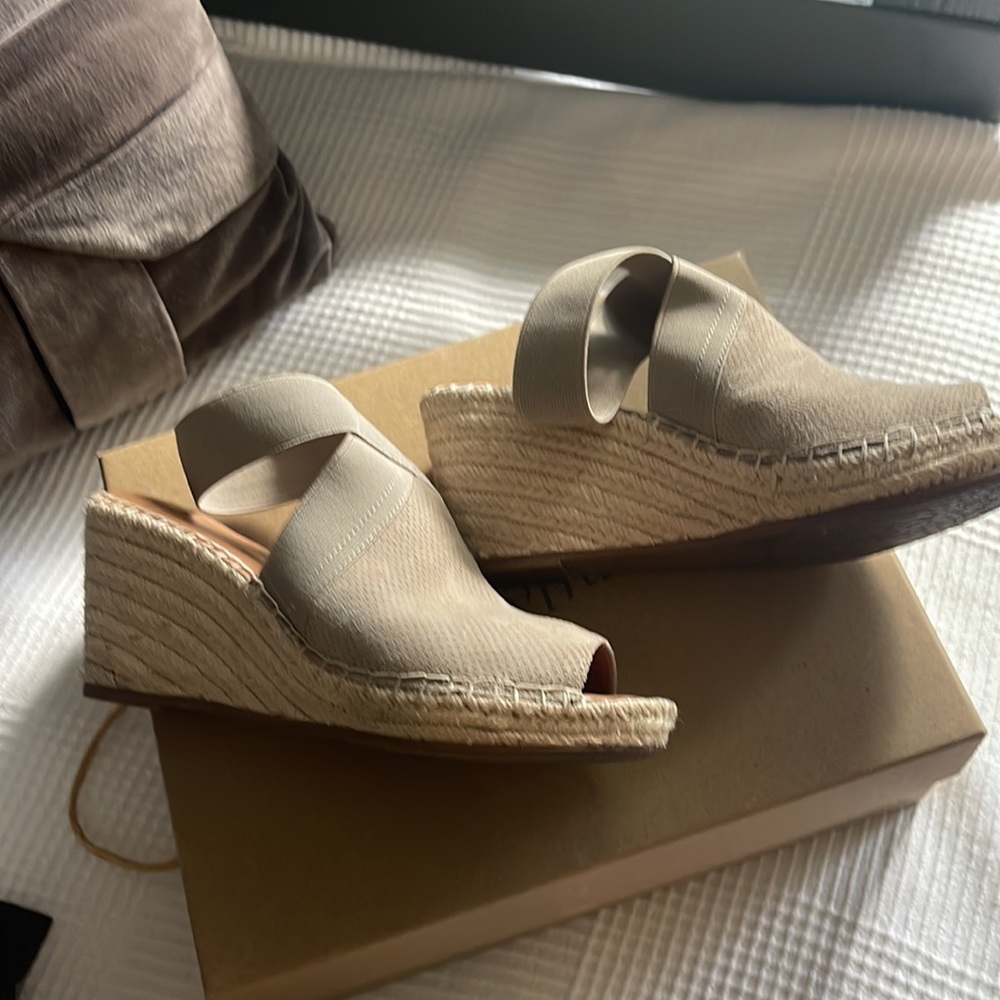 Shoes - Picture 4 of 5